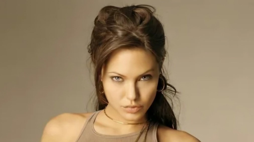 Angelina Jolie
